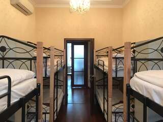 Хостелы A&S Hostel King Киев Спальное место на двухъярусной кровати в общем номере для женщин-2